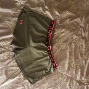 Gray Under Armour L workout shorts
